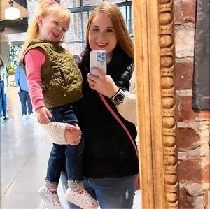 Meet your Posher, Caitlin